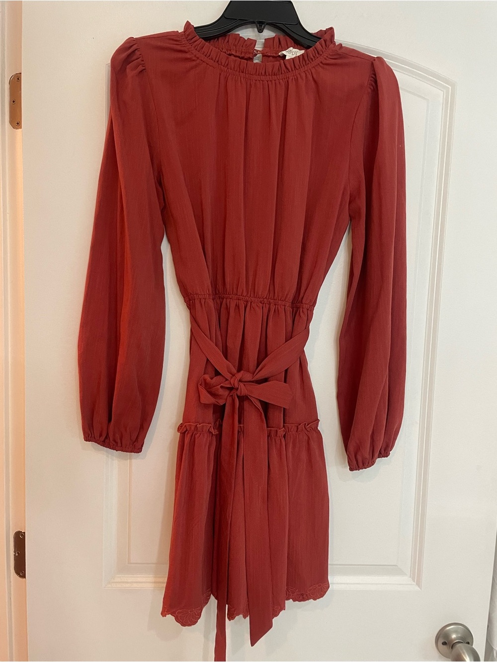 Women’s Tie-Waist Long Sleeve Dress in Rust